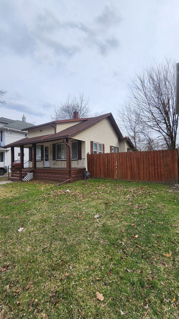 Building Photo - 2 Bed 1 Bath