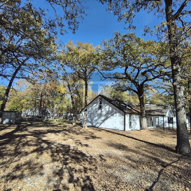 Building Photo - Fully remodeled 4-bedroom, 2-bathroom home