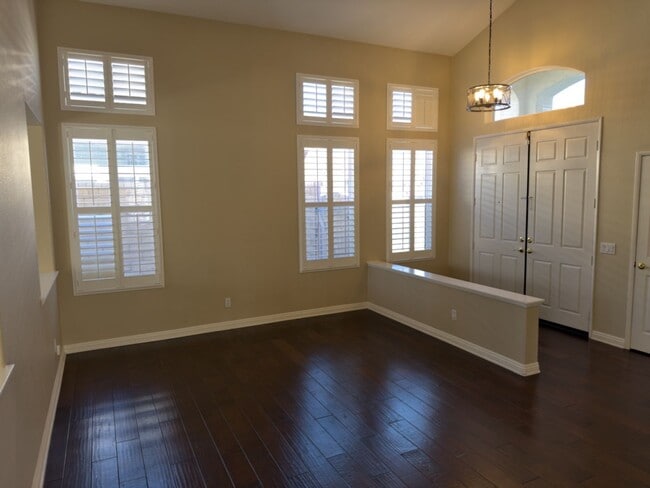 Building Photo - Beautiful home near La Mariposa Elementary School in Camarillo