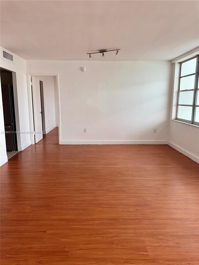 Building Photo - 1080 94th St