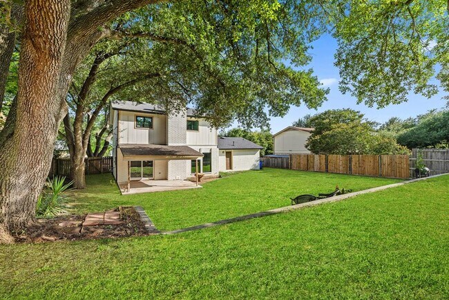 Building Photo - 600 Pin Tail Ln