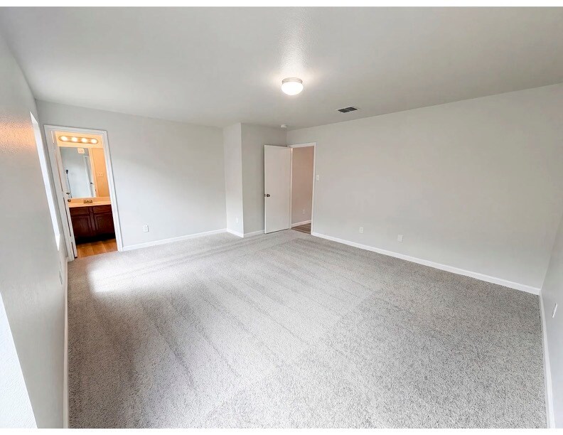 Building Photo - 8849 Sun Haven Way