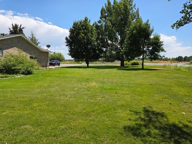 Building Photo - 3 bed, 3 bath Home in Sunnydell area Rexburg