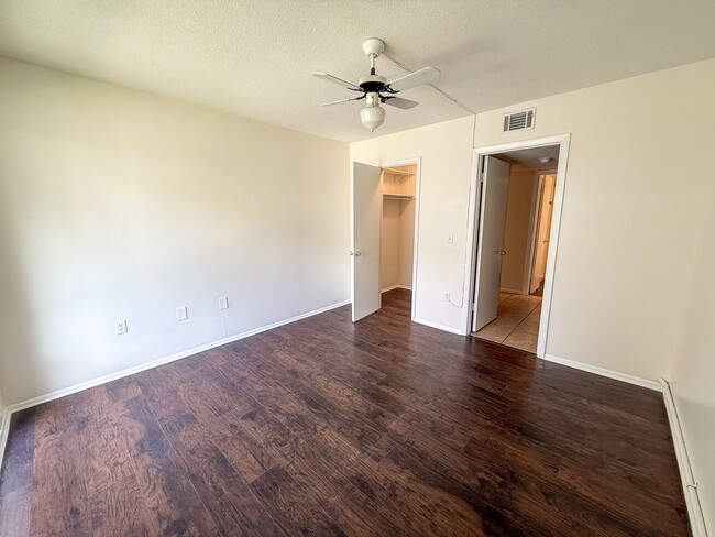 Building Photo - Summit House M-26