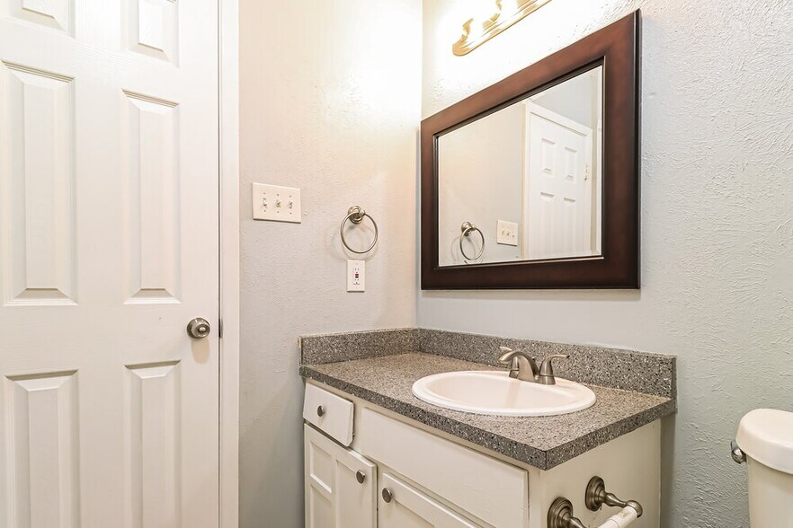 Building Photo - 2821 Lana Cir