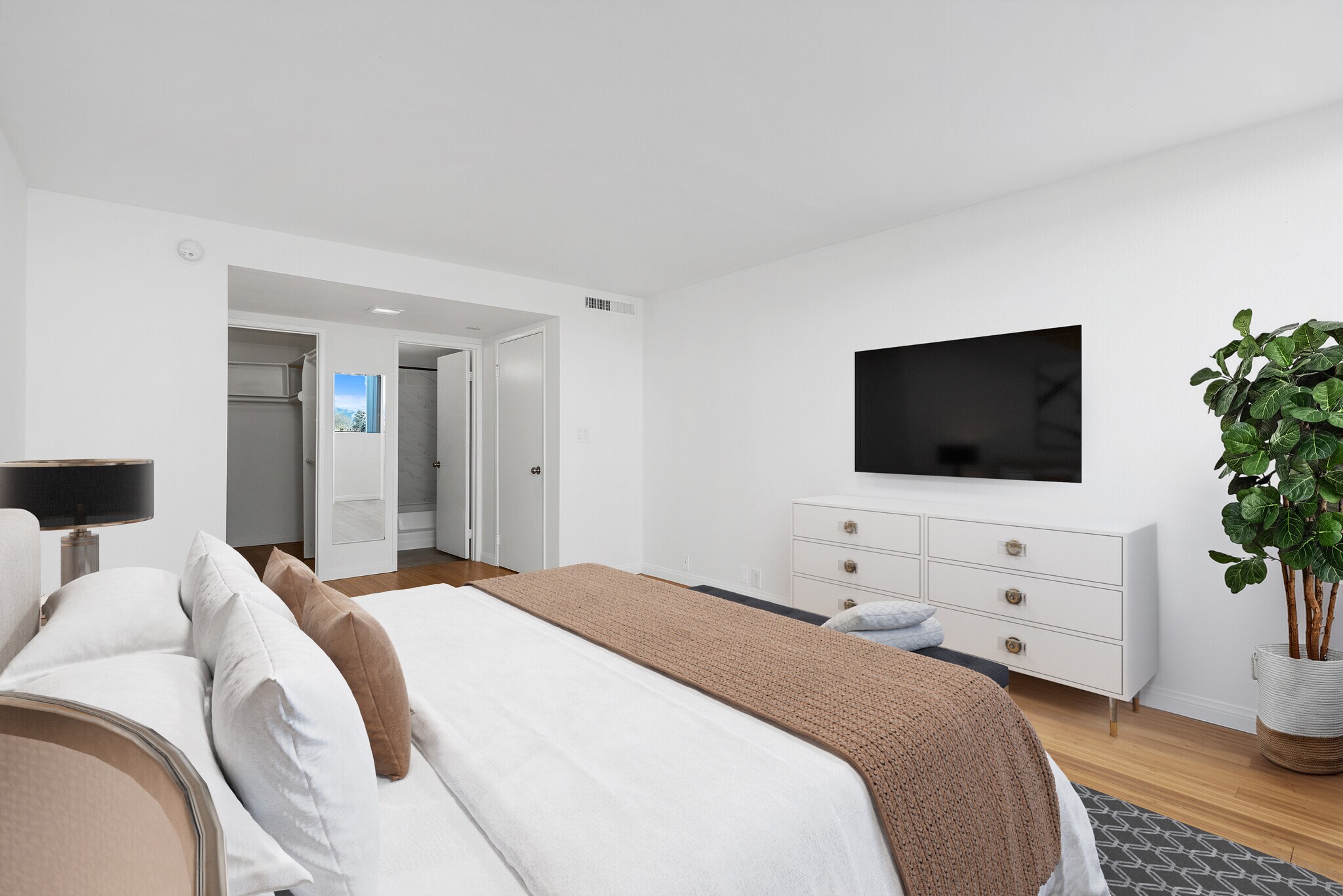 Building Photo - 10535 Wilshire Blvd