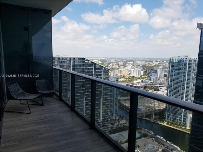 Building Photo - 801 S Miami Ave