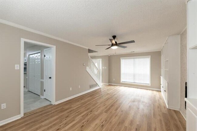 Building Photo - 9102 Valkrie Ln