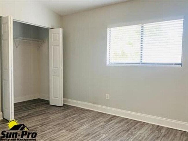 Building Photo - 480 Reed Canal Rd