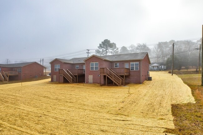 Building Photo - 816 S Old Sevierville Pike