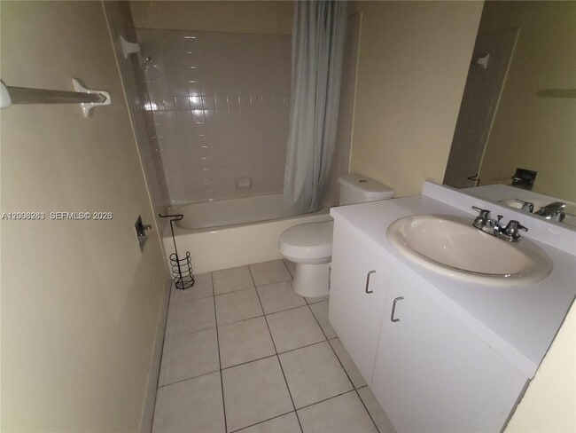 Building Photo - 6948 SW 36th Ct