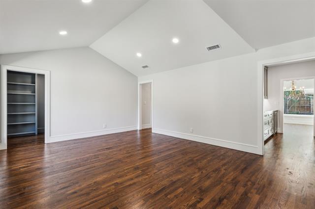 Building Photo - 6721 Meadowcreek Dr