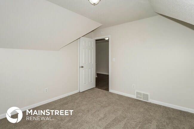 Building Photo - 4451 Lunsford Dr