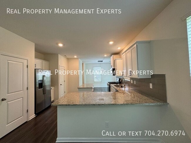 Building Photo - 3227 Selwyn Landing Dr
