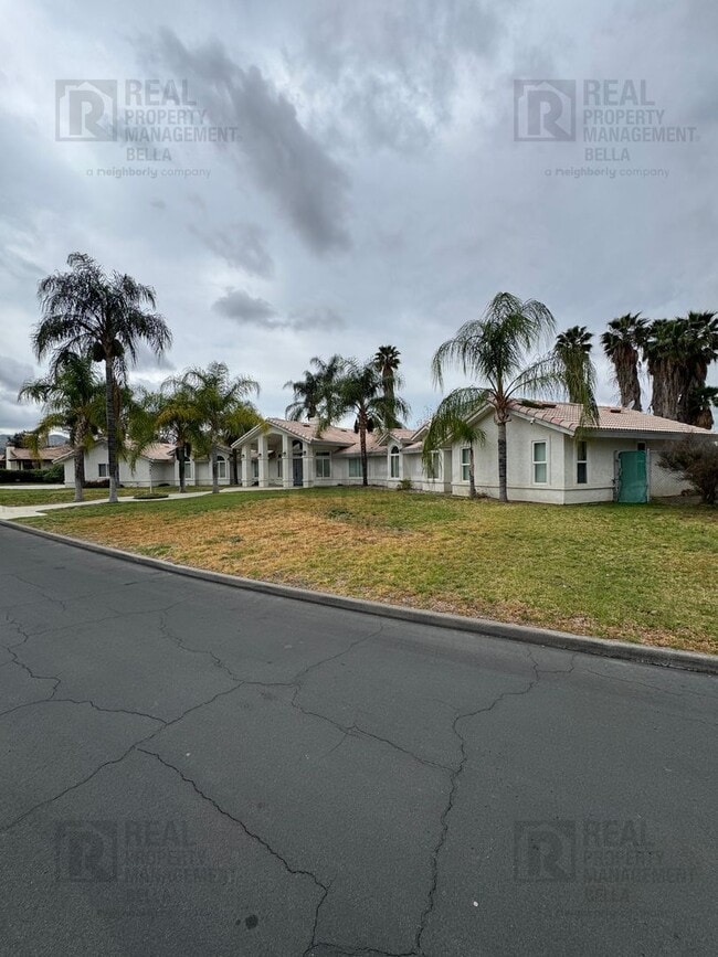 Building Photo - Luxury Living Awaits: Stunning 4-Bedroom Cul-de-Sac Retreat with Pool & Spa in Hemet!