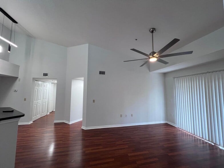 Building Photo - 4041 San Marino Blvd