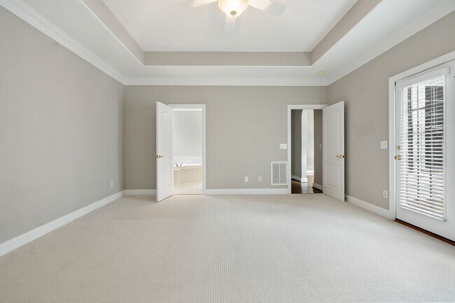 Building Photo - 30135 Porter Dr