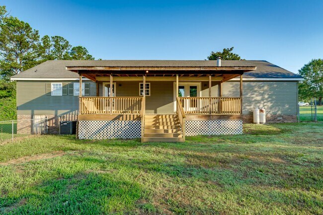 Building Photo - 1140 Congaree Rd