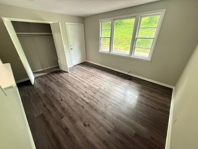 Building Photo - 5007 Brewer Ct