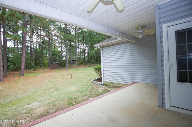 Building Photo - 110 Willow Creek Ln