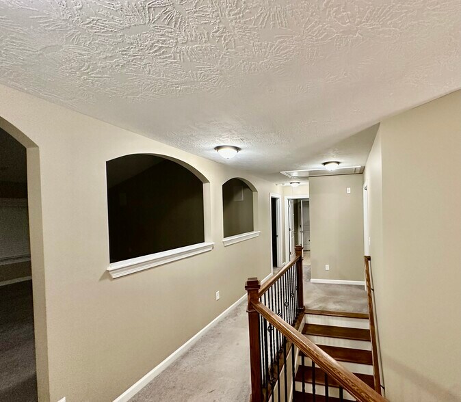 Building Photo - 4064 Ellington Dr