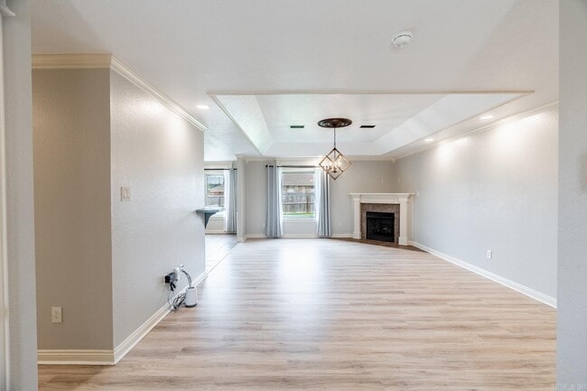 Building Photo - 2423 Palisade Dr