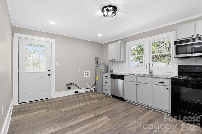 Building Photo - 510 S 12th St