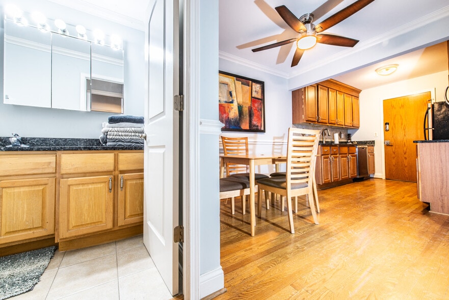 Building Photo - 5027 N East River Rd