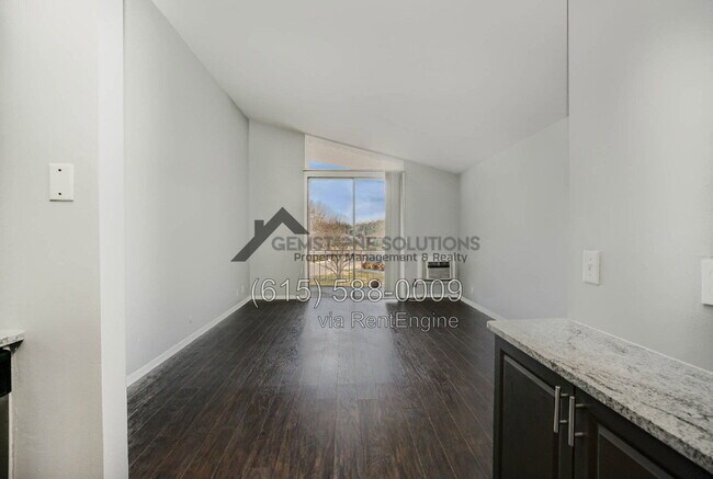 Building Photo - 613 Hillsboro Rd