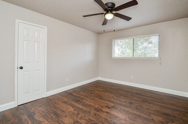 Building Photo - 2407 Sugar Mill Dr