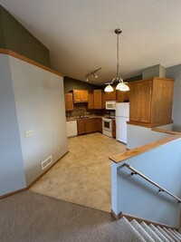 Building Photo - Spacious 2 Bedroom Town Home for Rent, Qui...
