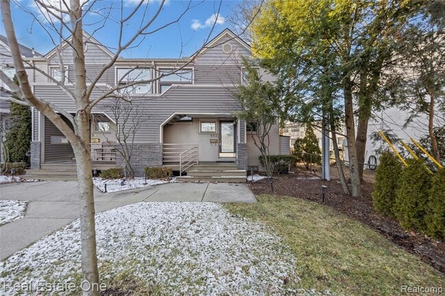 Building Photo - 556 Bloomfield Ct