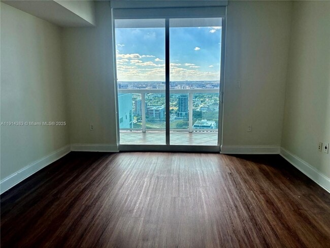 Building Photo - 1800 N Bayshore Dr