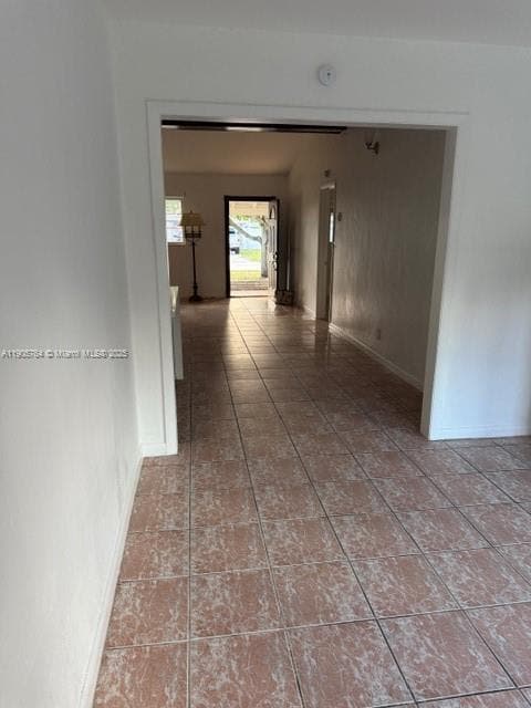 Building Photo - 828 Fairway Dr