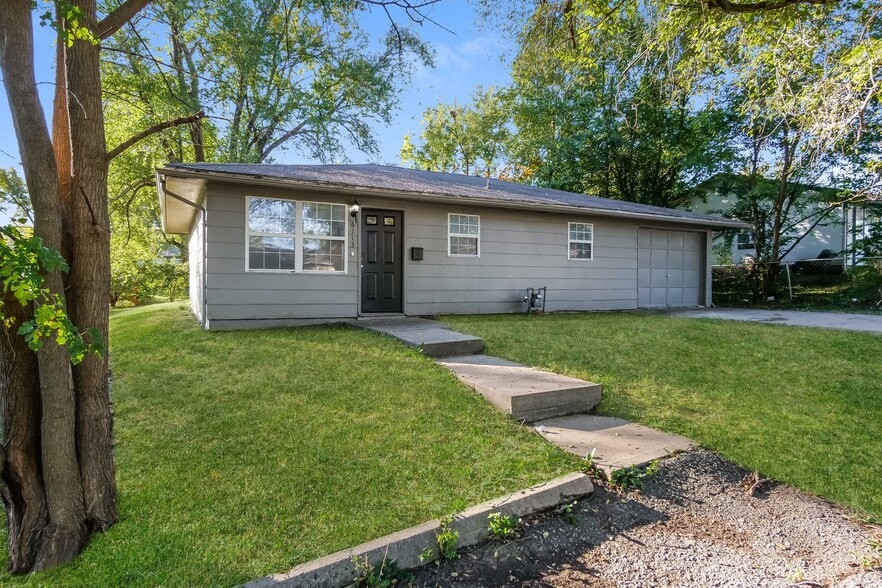 Building Photo - 6113 E 153 St