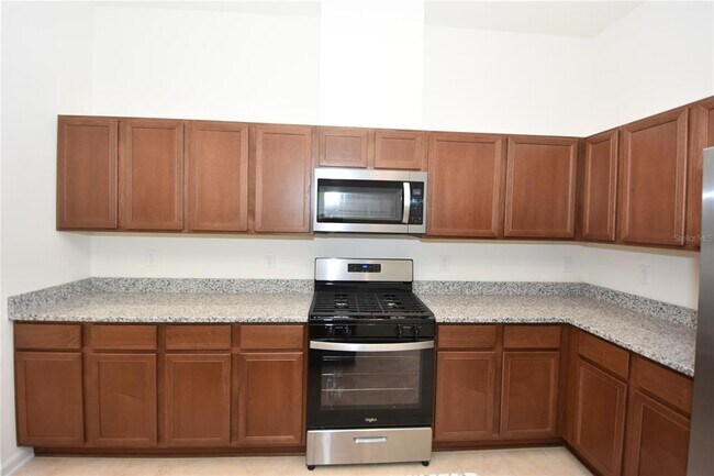 Building Photo - 24 Windsor Ter