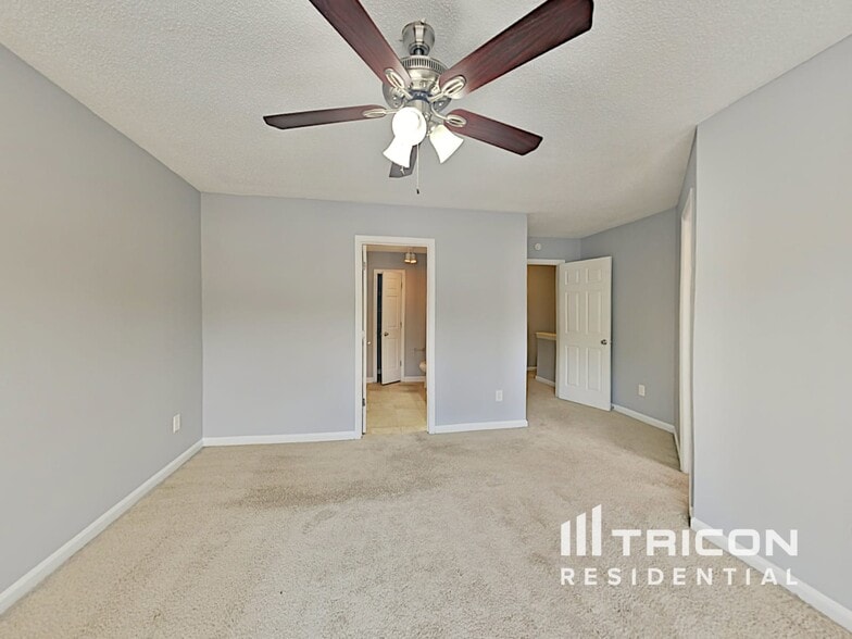 Building Photo - 4864 Sierra Way