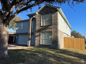 Building Photo - 2063 Greencrest Dr