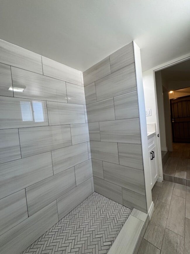 Building Photo - 2 Bedroom Bungalow in Simi Valley