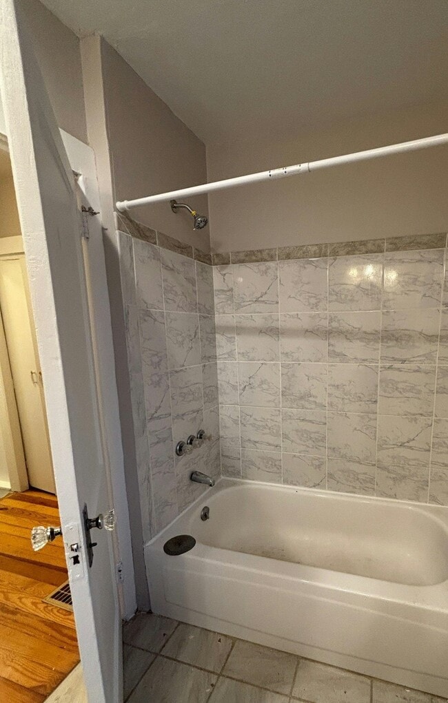 Building Photo - 2815 Grayson St