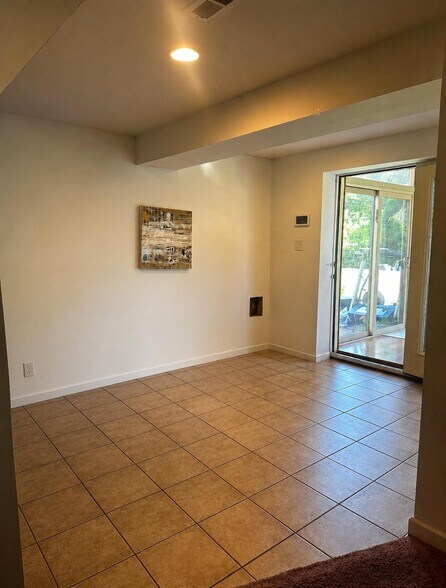 Building Photo - 61 Spring Creek Dr