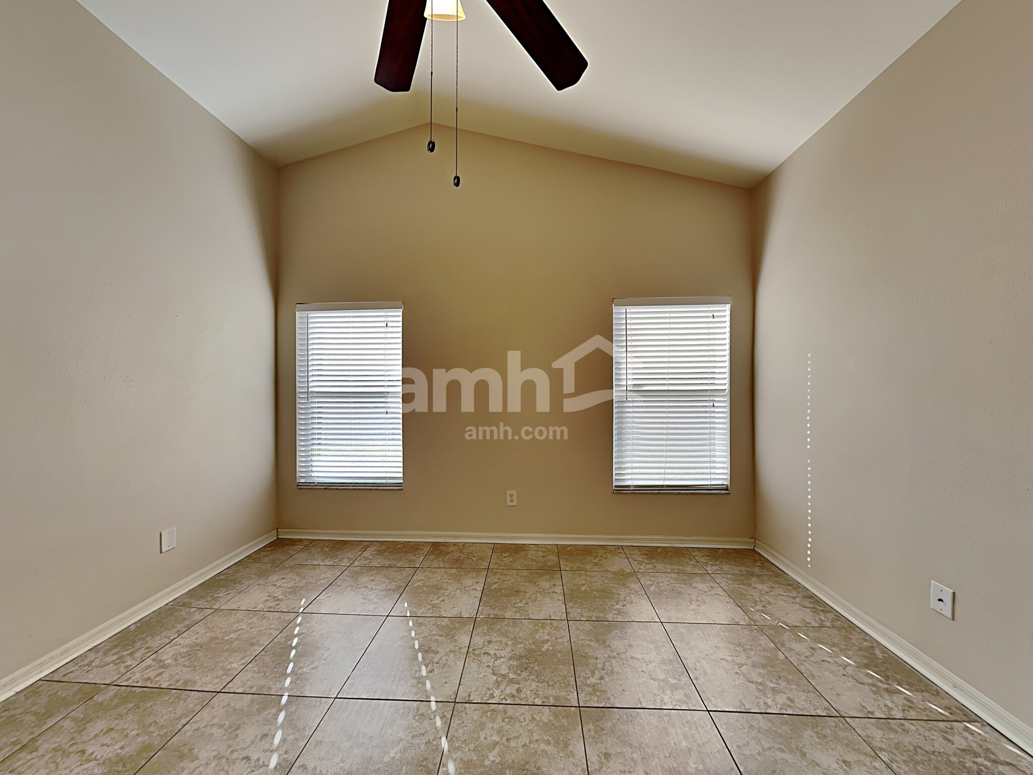 Building Photo - 6803 Summer Cove Dr