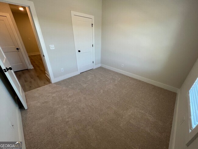Building Photo - 859 Duck Walk Wy
