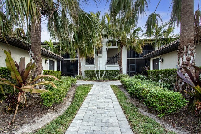 Building Photo - Like new 2BR, 2BA garage condo-Lakewood National