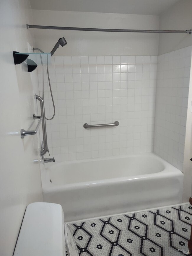 Building Photo - 16 Frances St