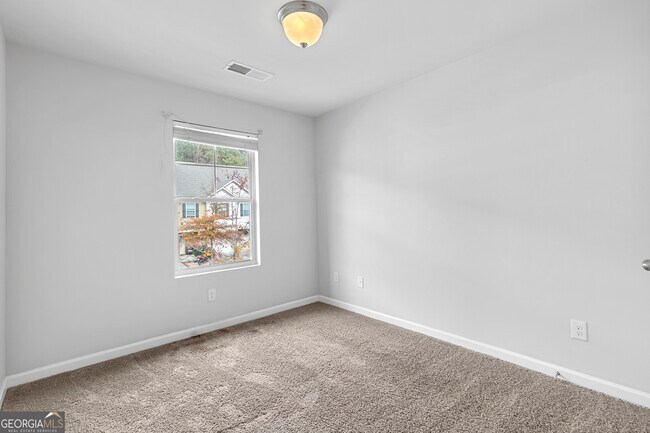 Building Photo - 1969 Old Dogwood