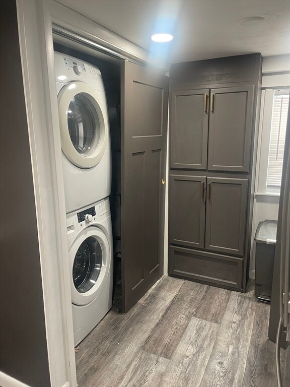 Building Photo - 8 Rock Cliff Rd