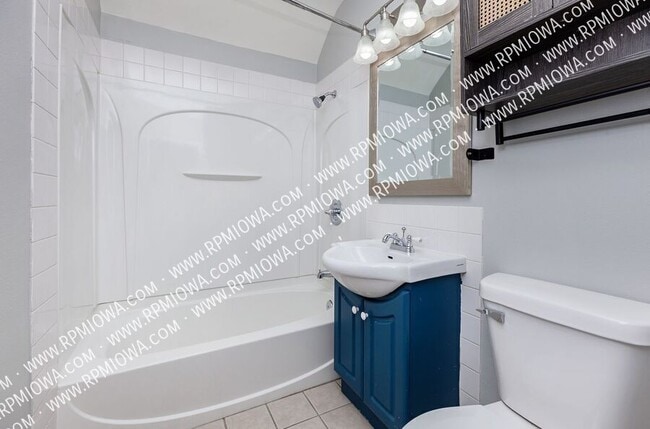 Building Photo - 3109 Holcomb Ave