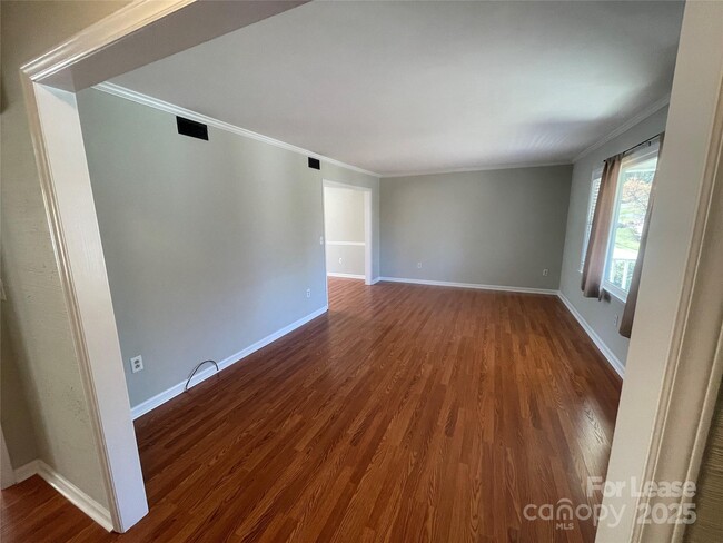 Building Photo - 6160 Timberlane Terrace