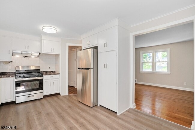 Building Photo - 51 Evergreen Rd